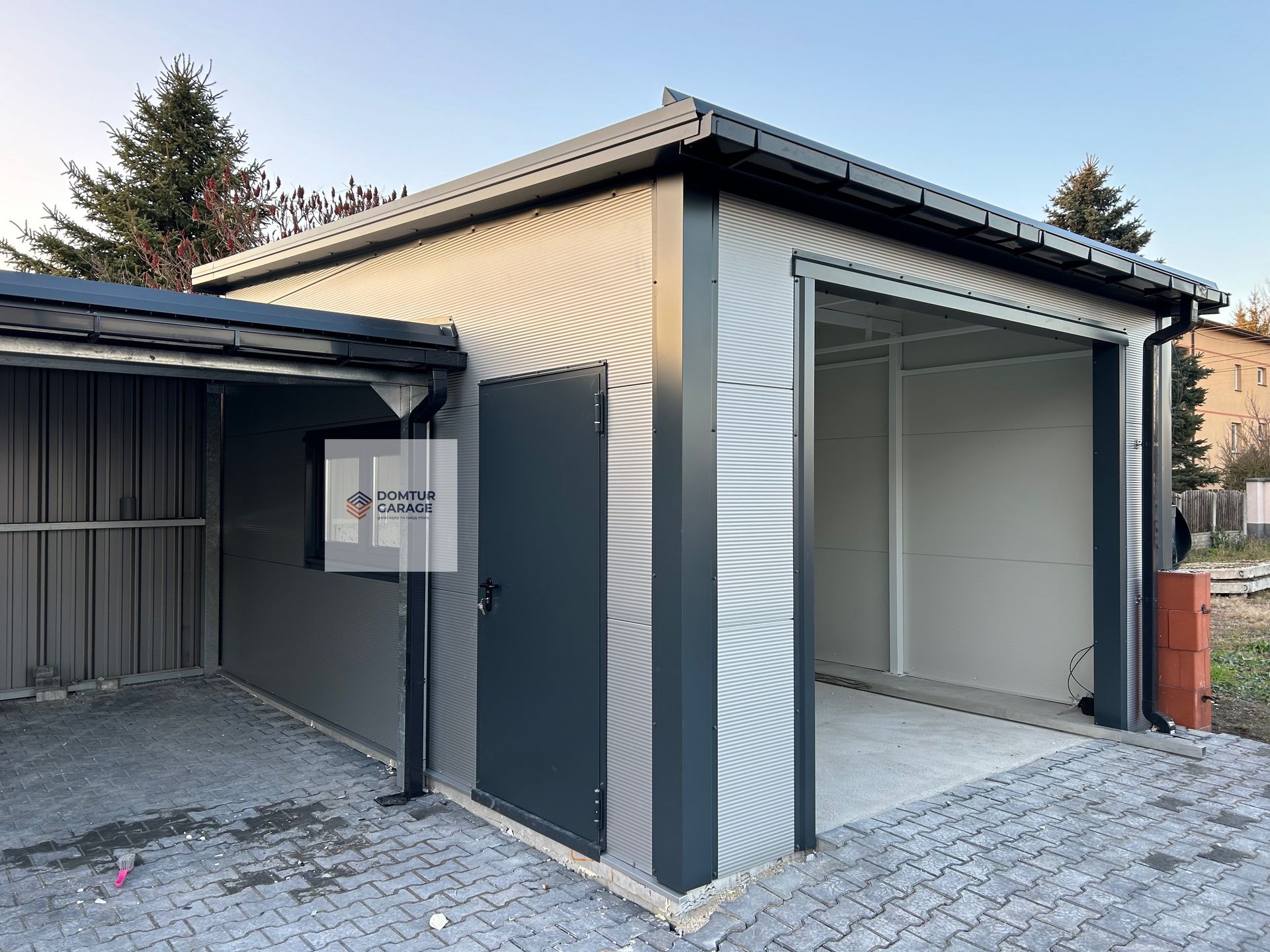 BUDYNKI GARAŻOWE I GOSPODARCZE