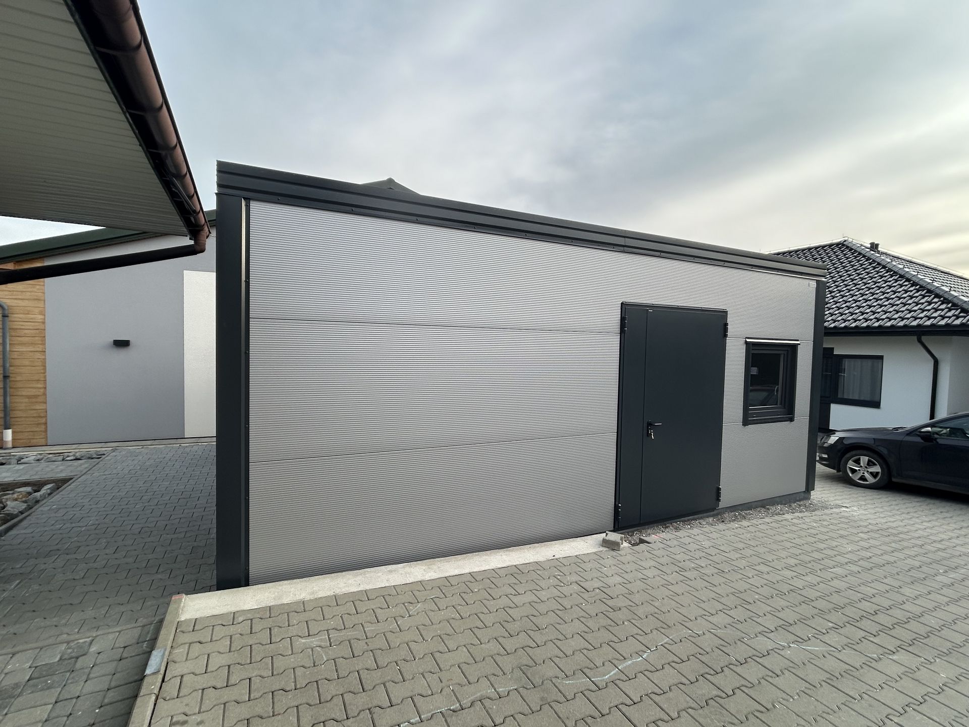 BUDYNKI MAGAZYNOWO TECHNICZNE