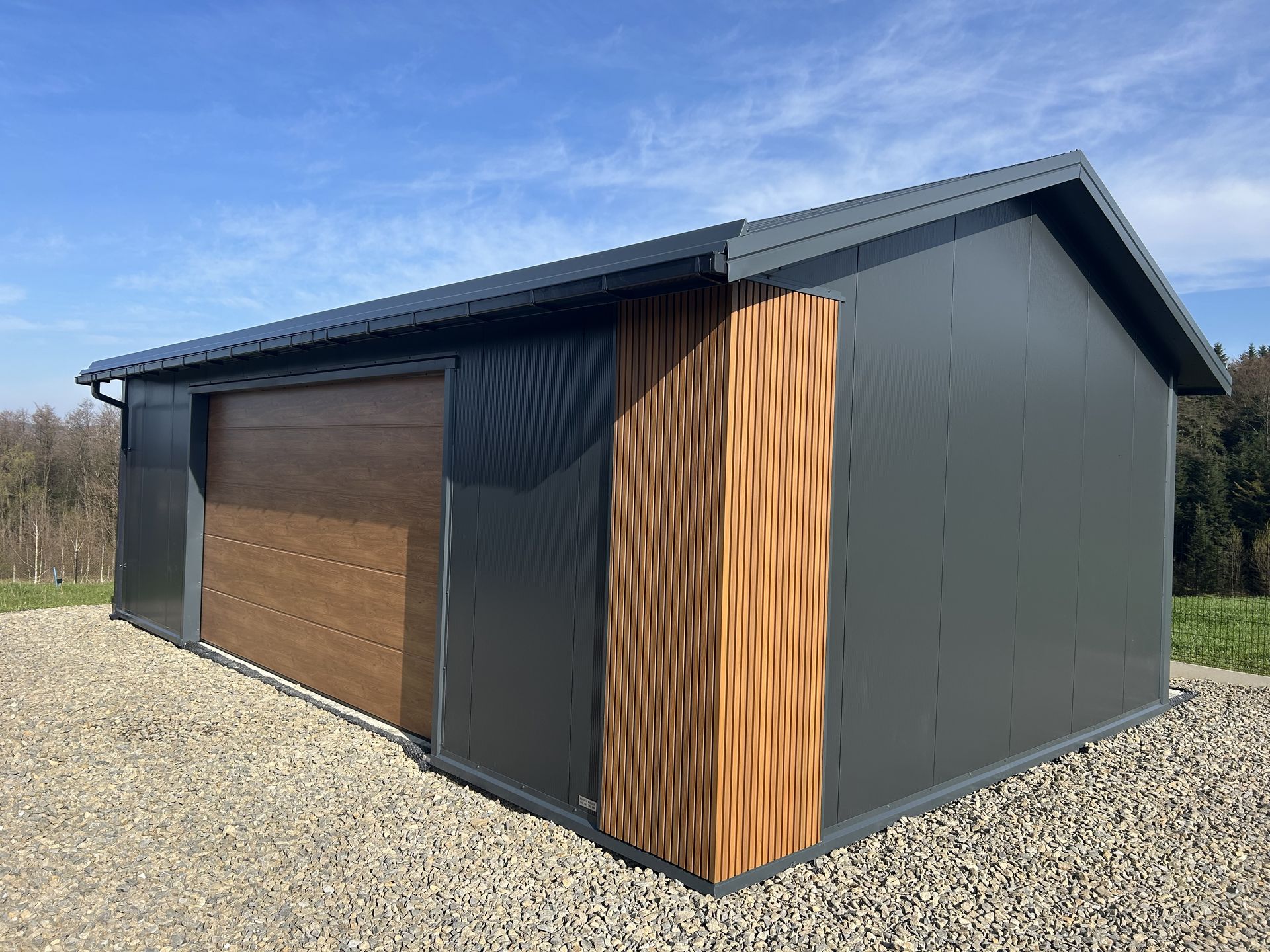 BUDYNKI GARAŻOWE I GOSPODARCZE